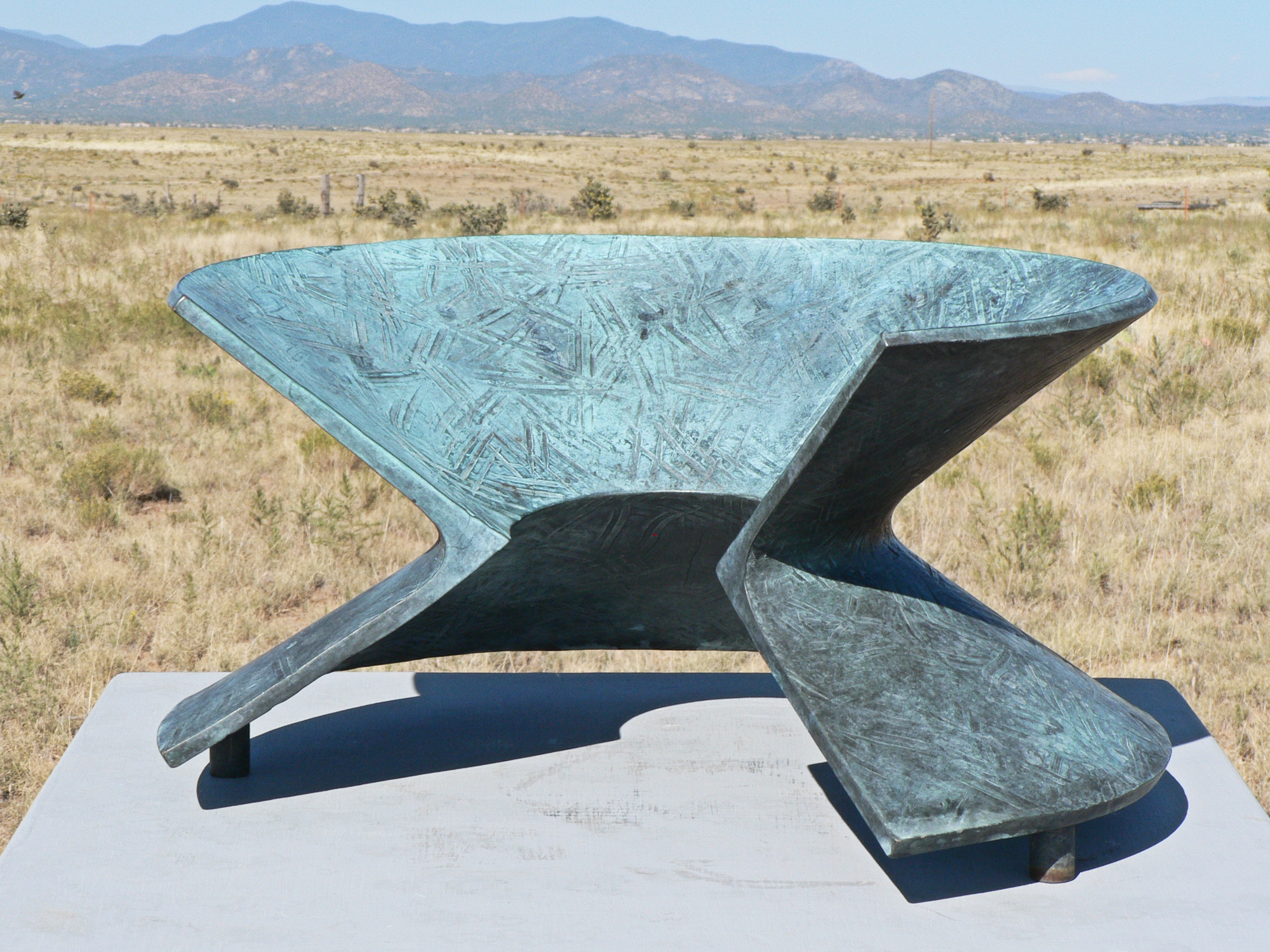 'Bronze Sweep' 1996/ David Larson / bronze / 16" x 13" x 8"