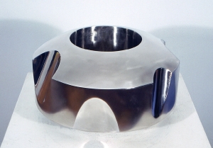 'Clipped Ring' David Larson / 2003 / stainless steel / 13" x 8"