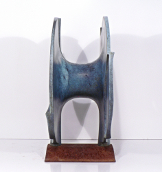 'Middle Distance' David Larson / 2002 / cast bronze / 18" x 19" x 8"